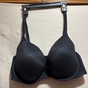 Victoria's Secret Black Body by Victoria Perfect Shape Smooth T-Shirt Bra 40D